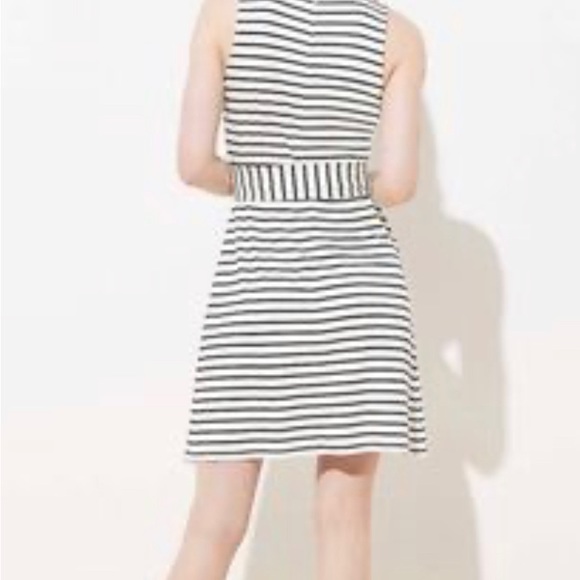 Striped Tortoiseshell Print Belted Wrap Dress in Size 12 - Picture 3 of 8